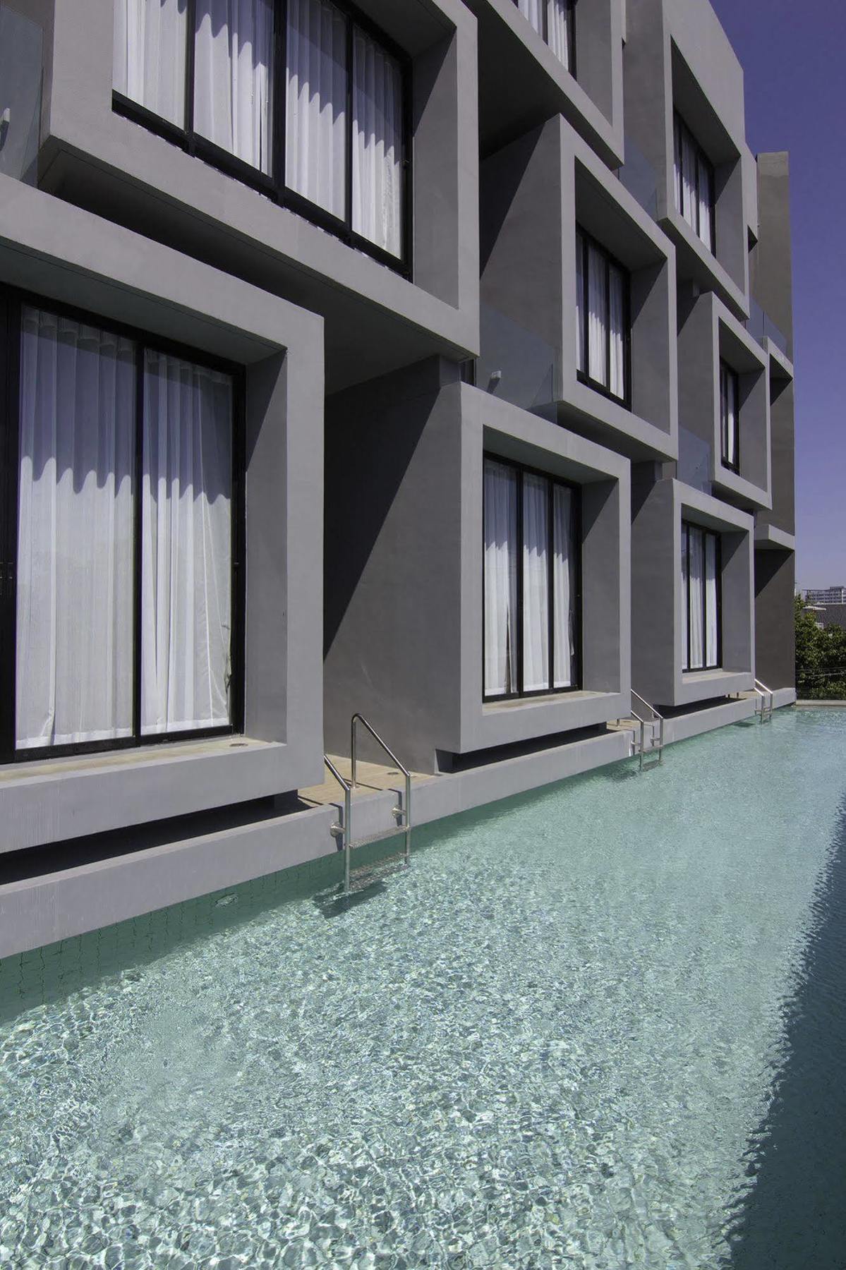 Kalm Bangsaen Hotel Bagian luar foto